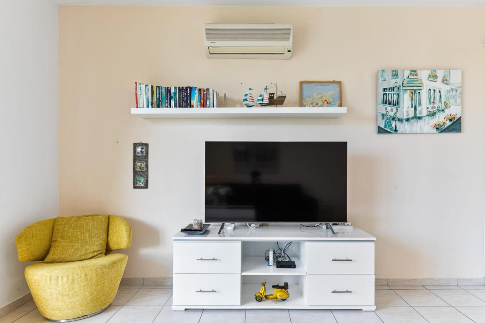 Sunny View - A Stunning Apartment With Private Rooftop Paphos Exterior photo