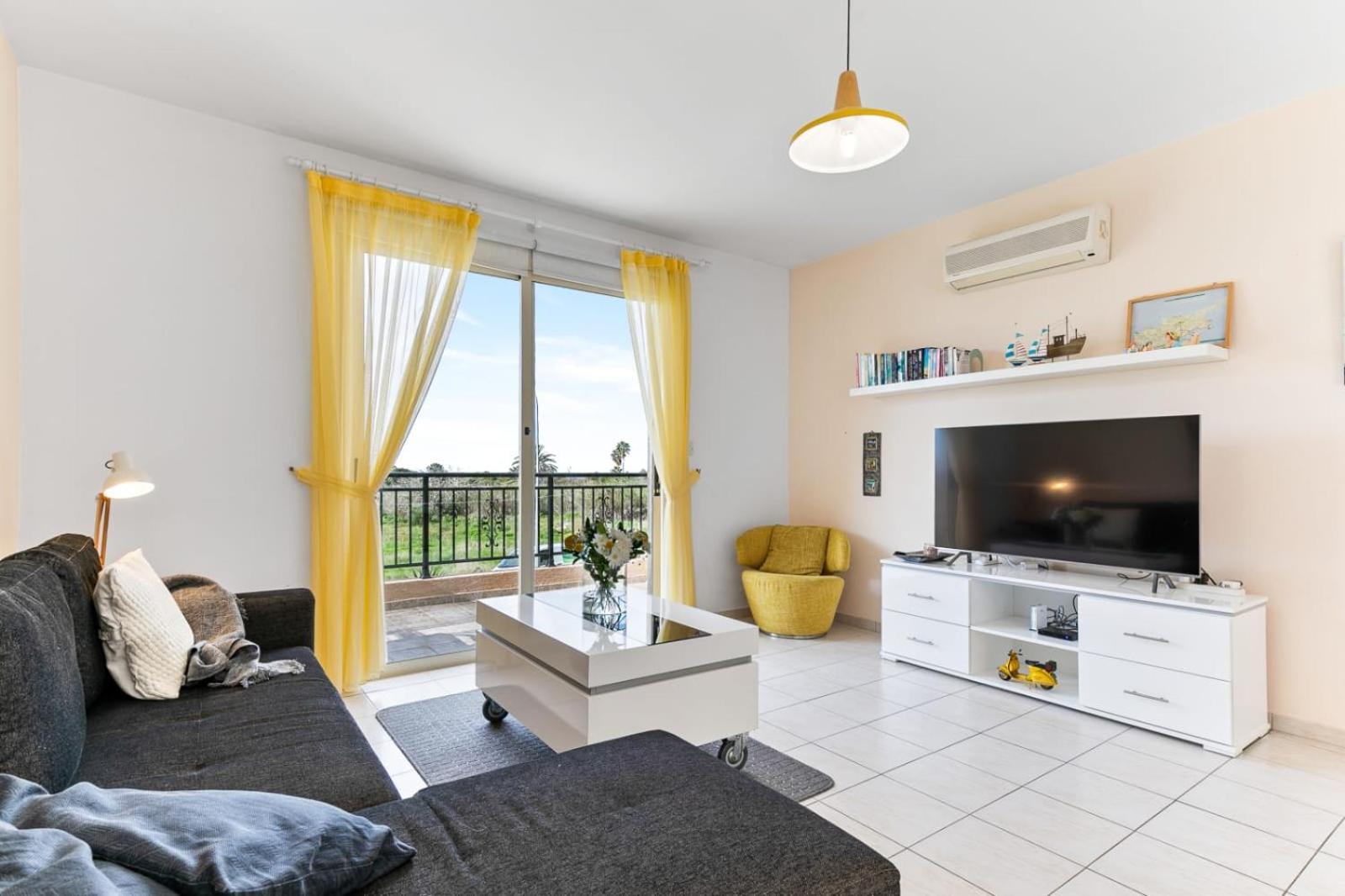 Sunny View - A Stunning Apartment With Private Rooftop Paphos Exterior photo
