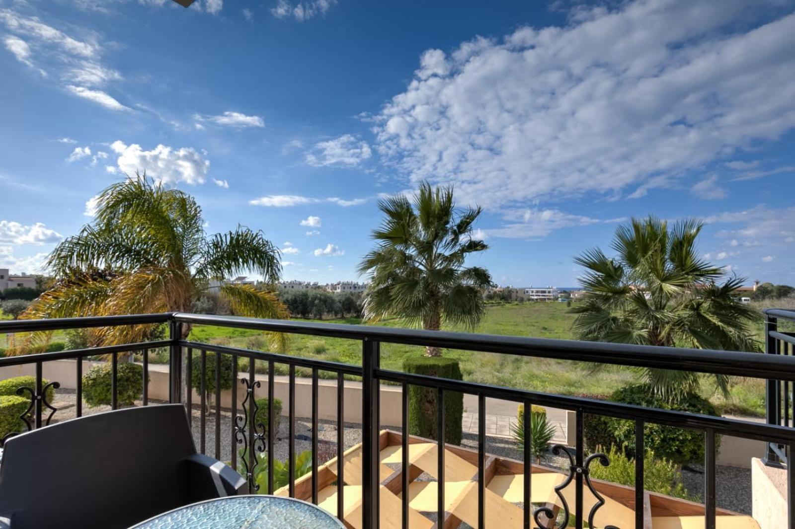 Sunny View - A Stunning Apartment With Private Rooftop Paphos Exterior photo